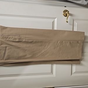 Ann Taylor wide leg culotte style pants. Great condition.